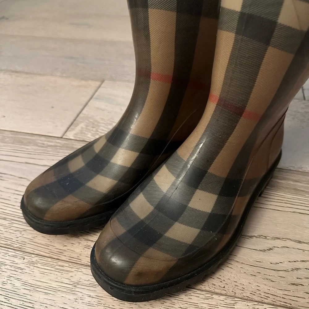 BURBERRY MID CALF CLASSIC NOVA CHECK PLAID RUBBER RAINBOOTS SIZE 36 / 6 - Picture 2 of 12